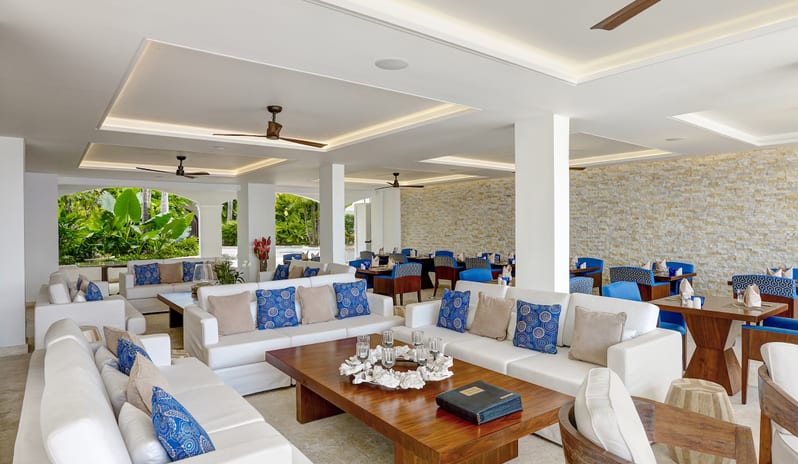 Daphne seating area_45